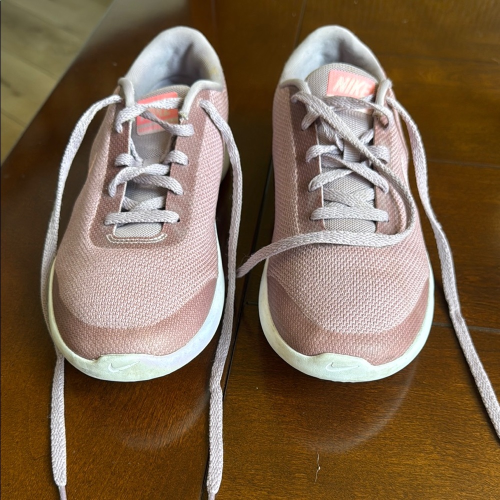 Nike Women's Pink Sneakers